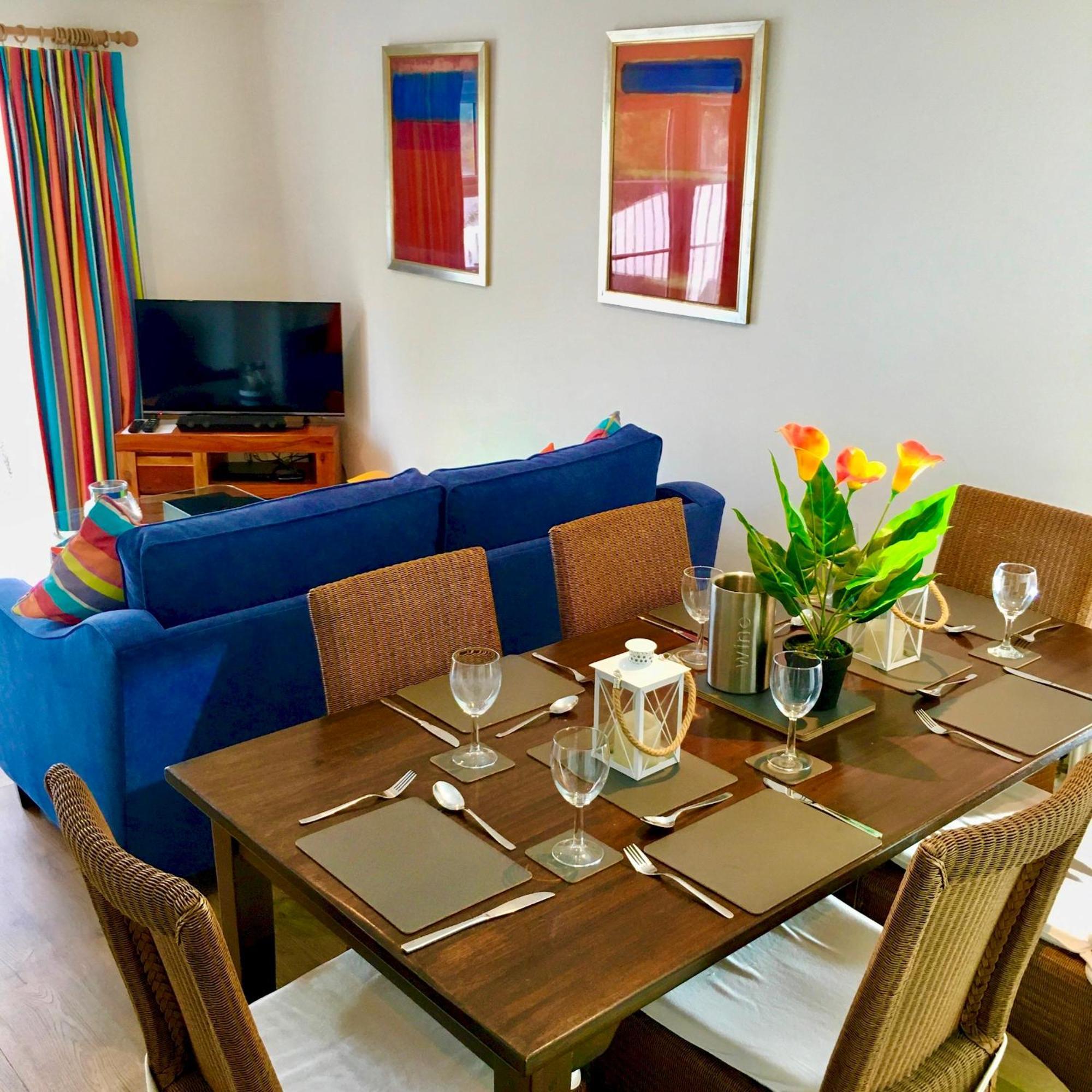 Spinnaker Lodge - Cotswolds Lakeside Home 사우스 체르니 외부 사진