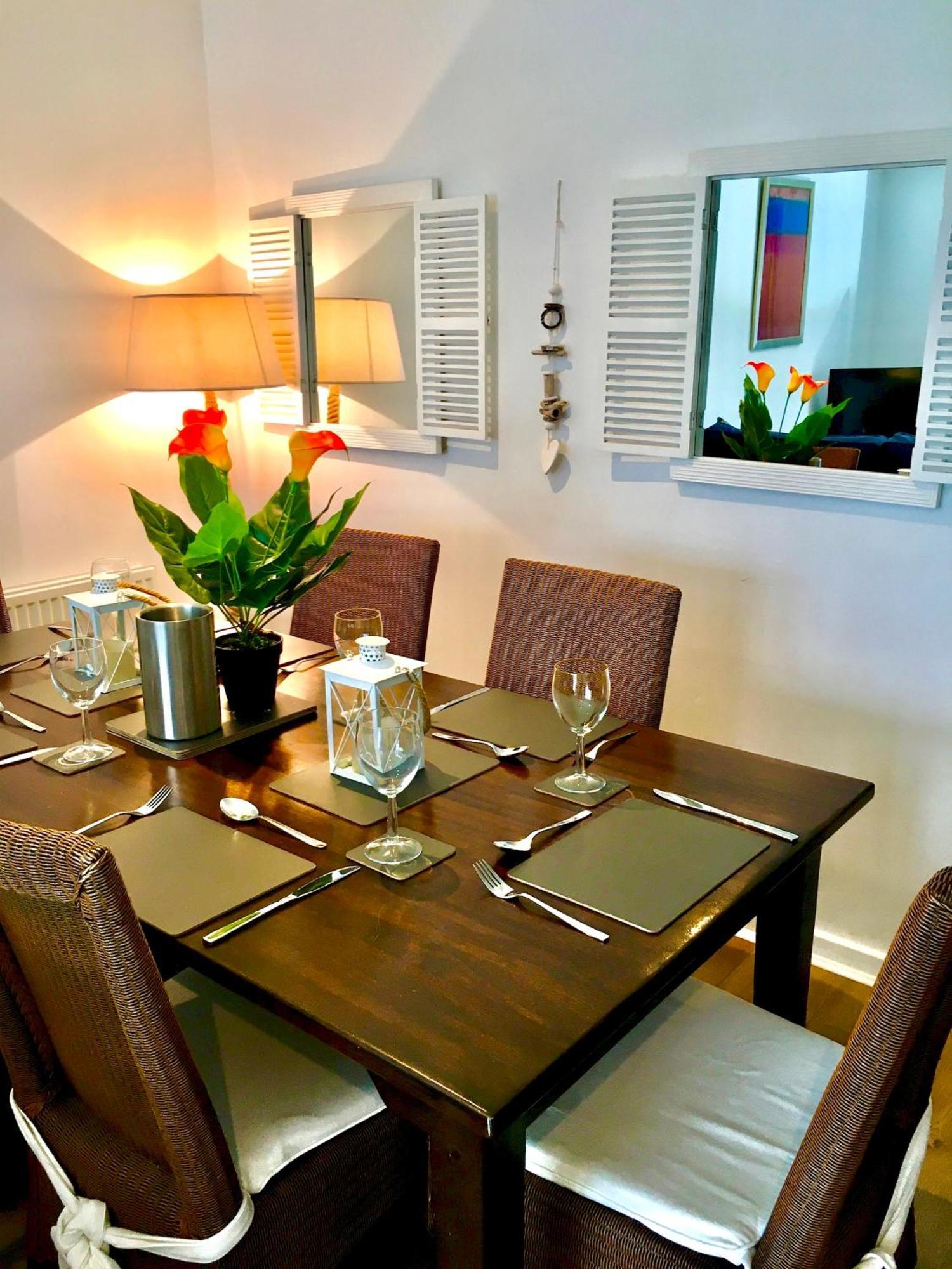 Spinnaker Lodge - Cotswolds Lakeside Home 사우스 체르니 외부 사진